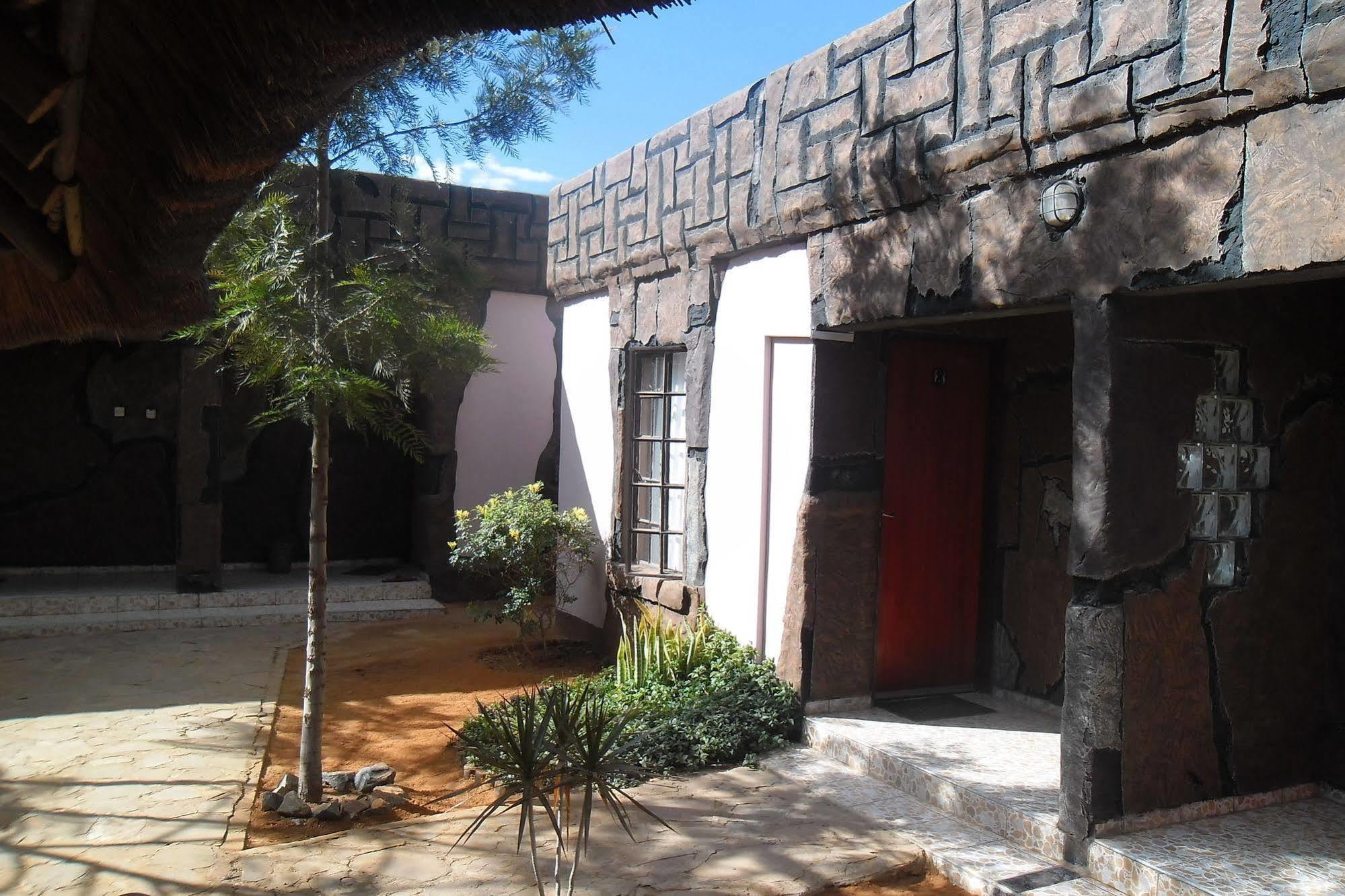 Isabel Guest Suites & Tours Palapye Exterior photo